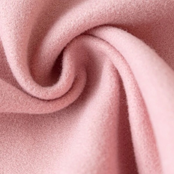 Beautiful woman overcoat - Picture 5 of 8